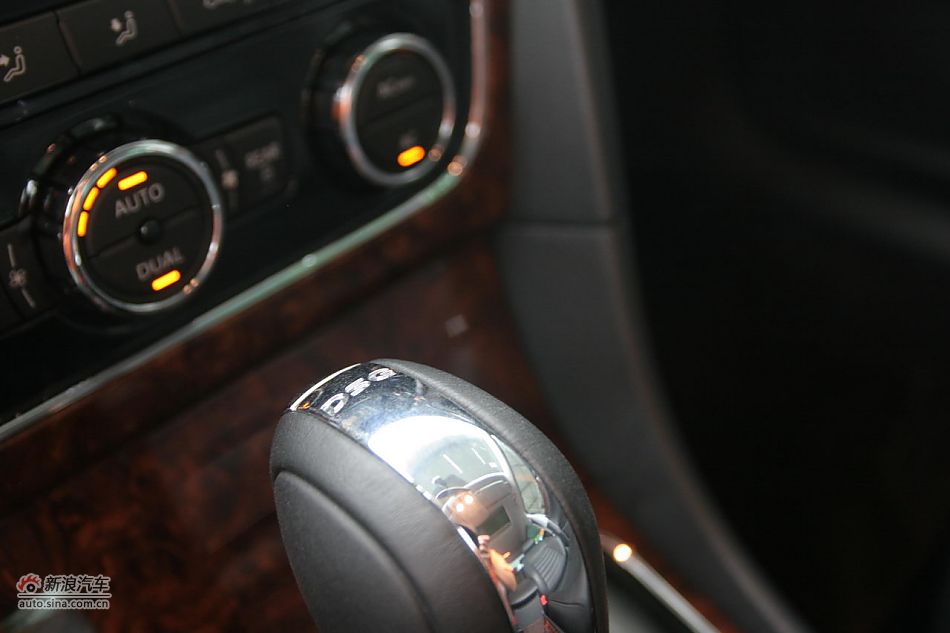 2011款帕萨特2.0T御尊版内饰功能