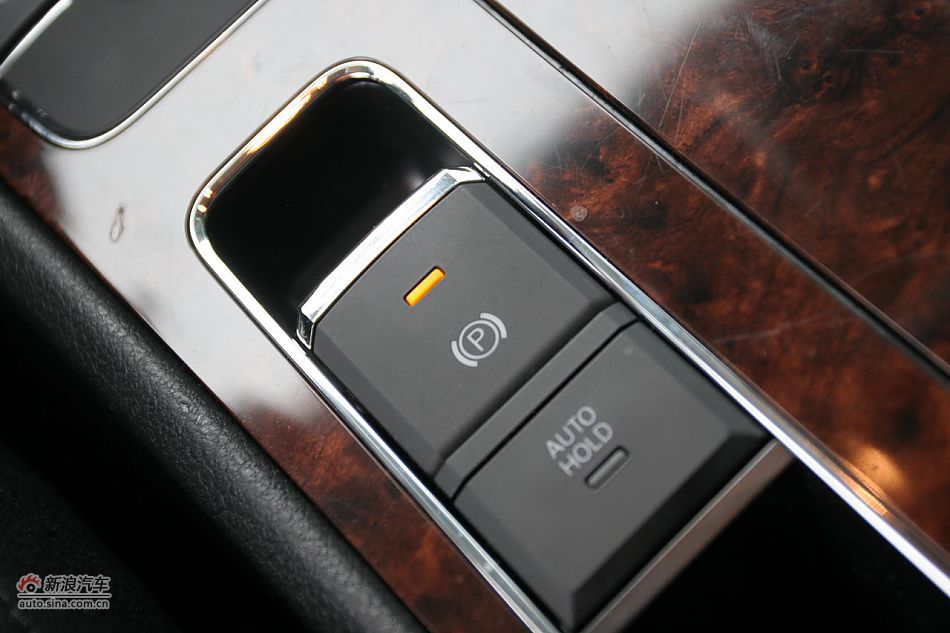 2011款帕萨特2.0T御尊版内饰功能