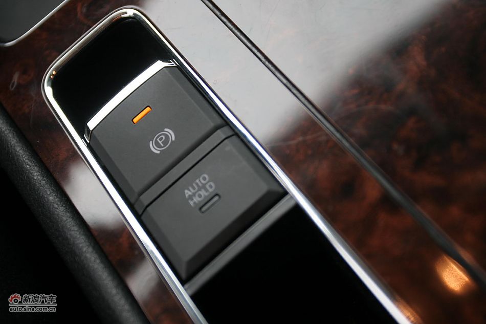 2011款帕萨特2.0T御尊版内饰功能