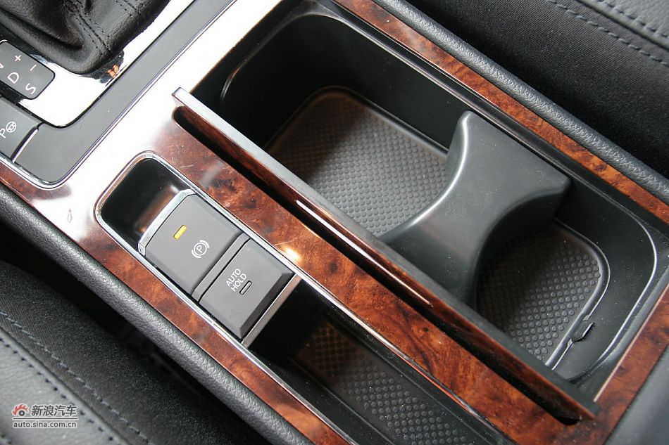 2011款帕萨特2.0T御尊版内饰功能
