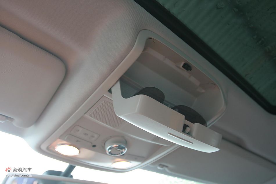 2011款帕萨特2.0T御尊版内饰功能