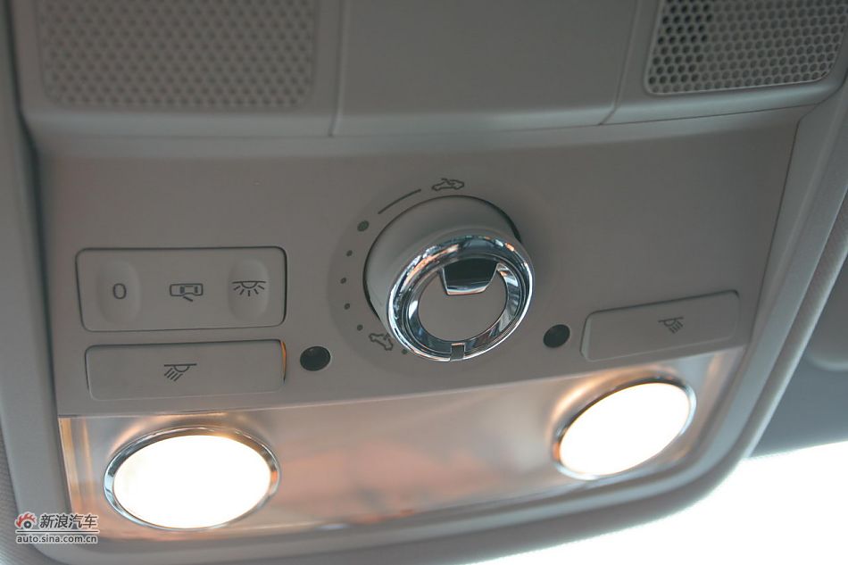 2011款帕萨特2.0T御尊版内饰功能