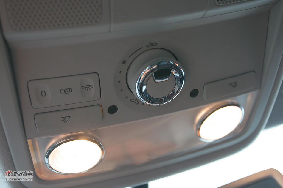 2011款帕萨特2.0T御尊版内饰功能