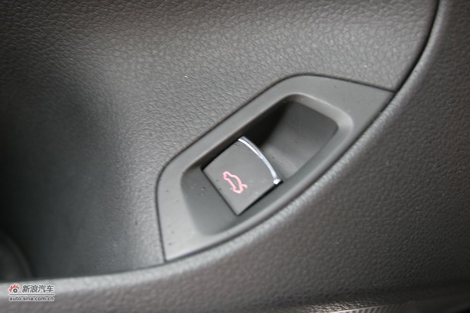 2011款帕萨特2.0T御尊版内饰功能