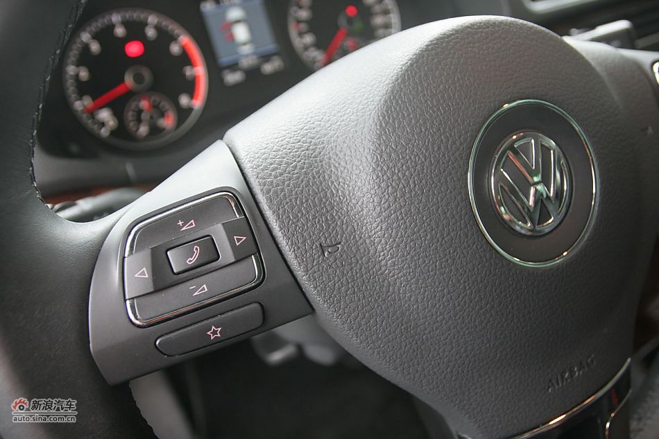 2011款帕萨特2.0T御尊版内饰功能