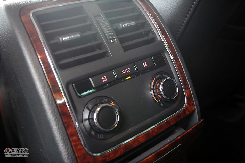 2011款帕萨特2.0T御尊版内饰功能