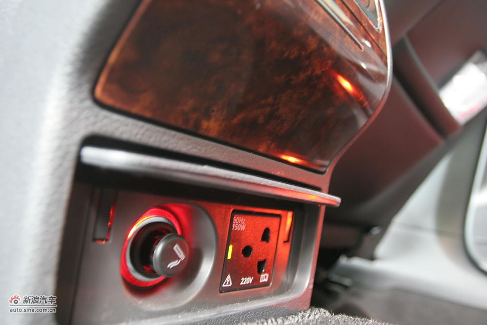 2011款帕萨特2.0T御尊版内饰功能