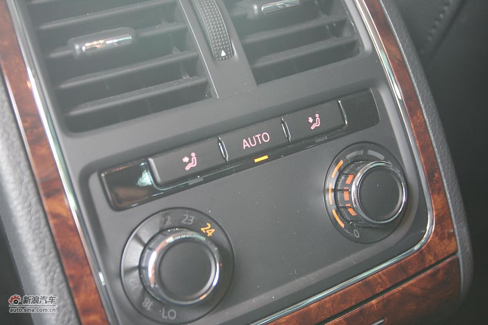 2011款帕萨特2.0T御尊版内饰功能