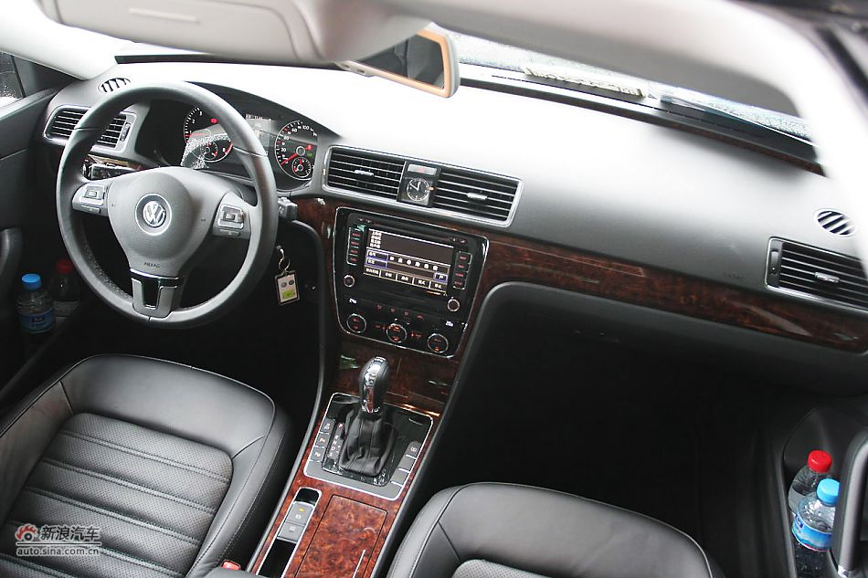 2011款帕萨特2.0T御尊版内饰功能