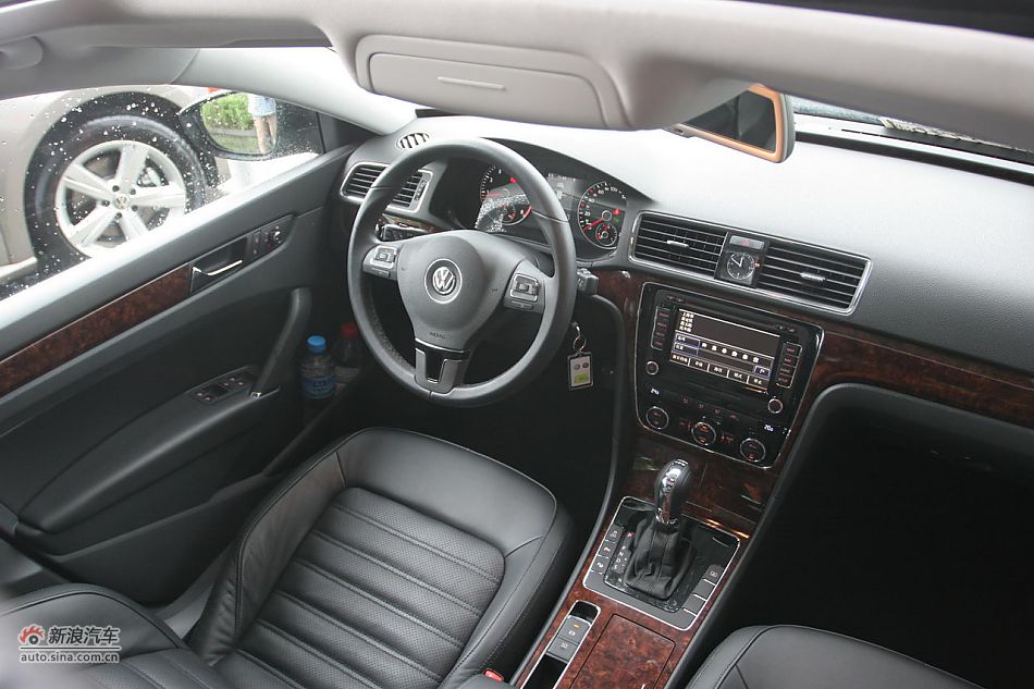 2011款帕萨特2.0T御尊版内饰功能