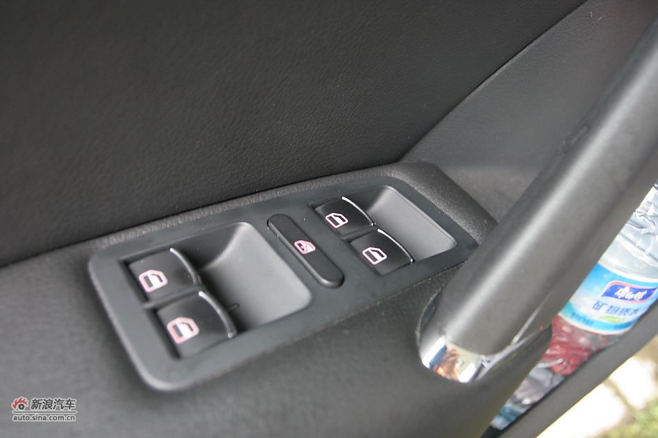 2011款帕萨特2.0T御尊版内饰功能