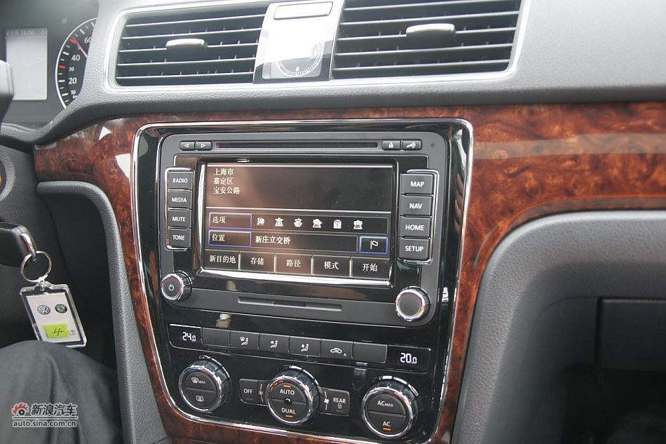 2011款帕萨特2.0T御尊版内饰功能