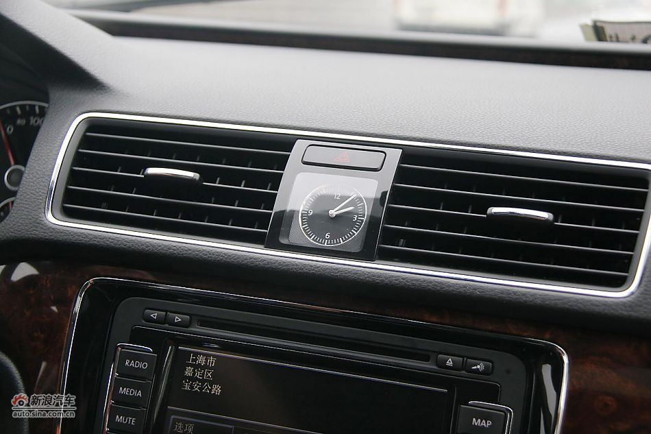 2011款帕萨特2.0T御尊版内饰功能