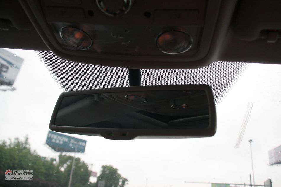 2011款帕萨特2.0T御尊版内饰功能