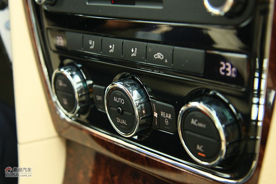 上海大众新帕萨特内饰