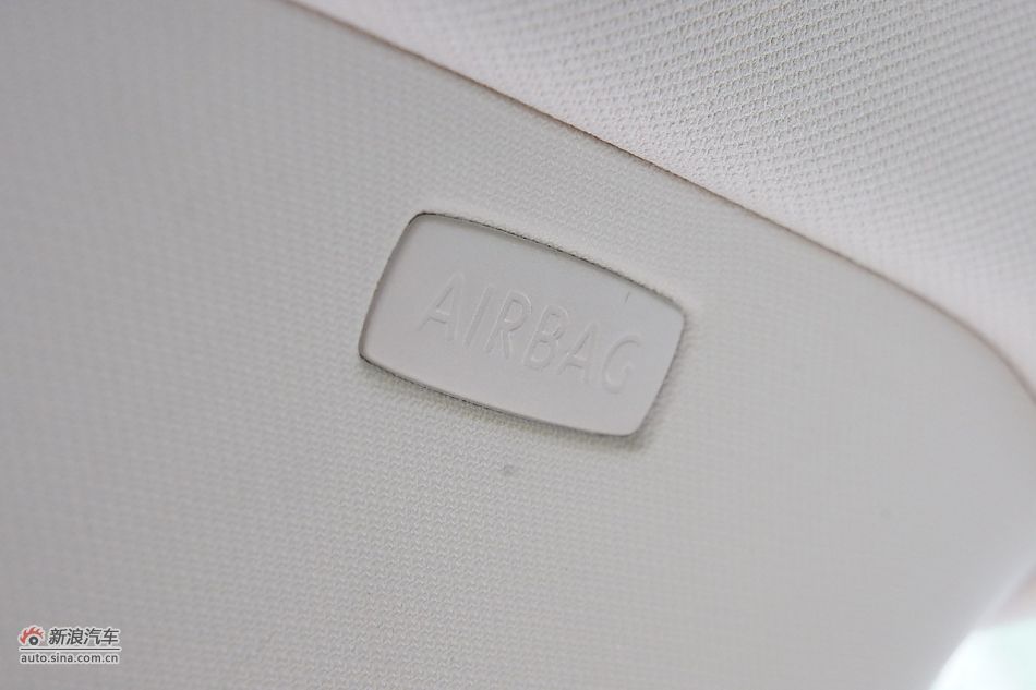 2011款帕萨特内饰