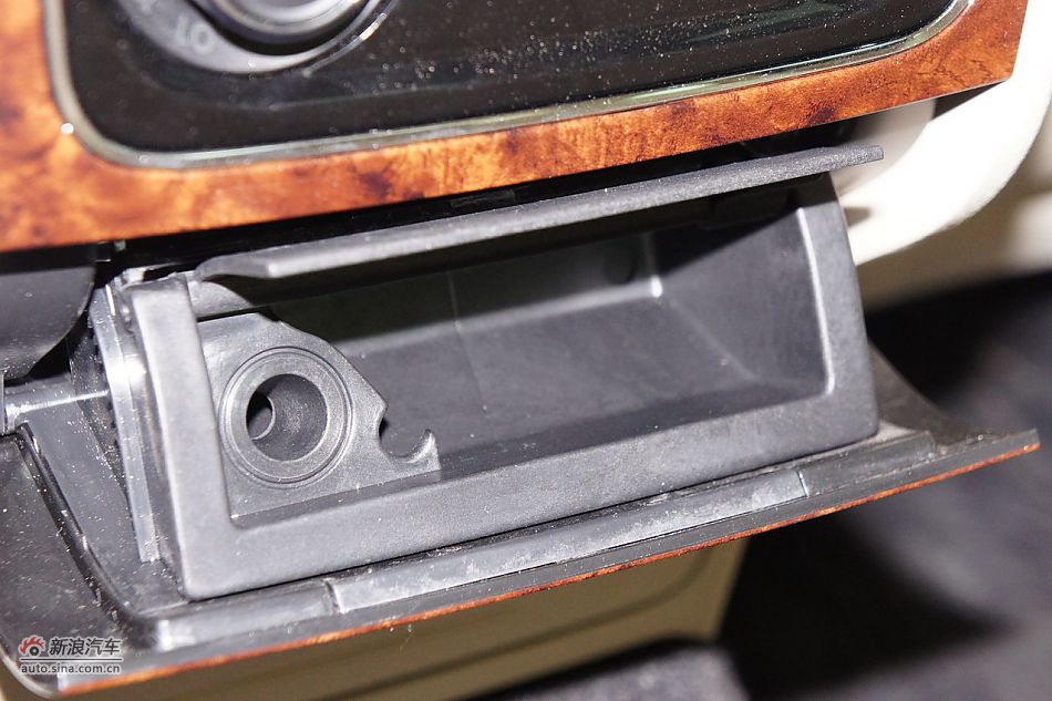 2011款帕萨特内饰