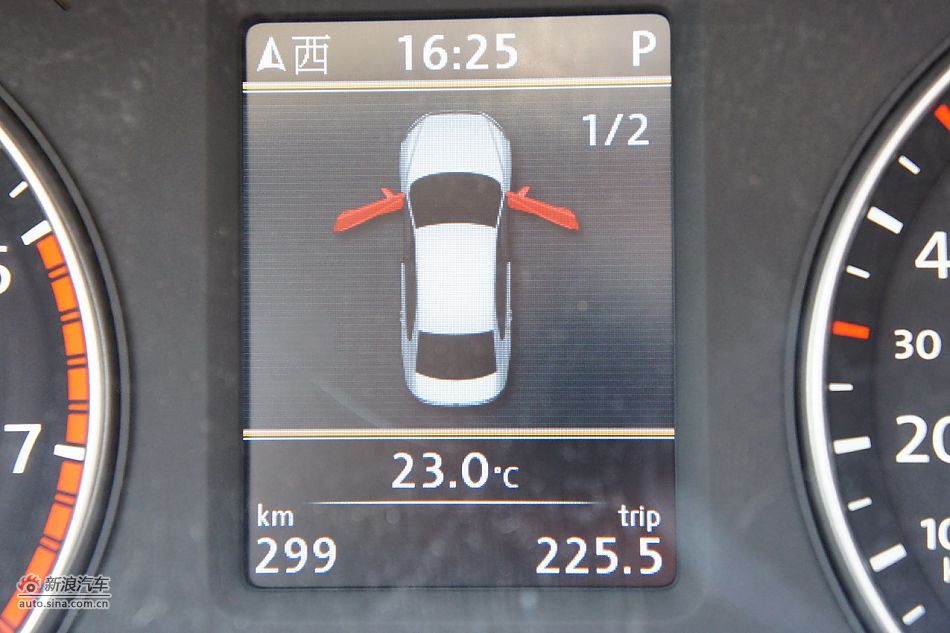 2011款帕萨特内饰