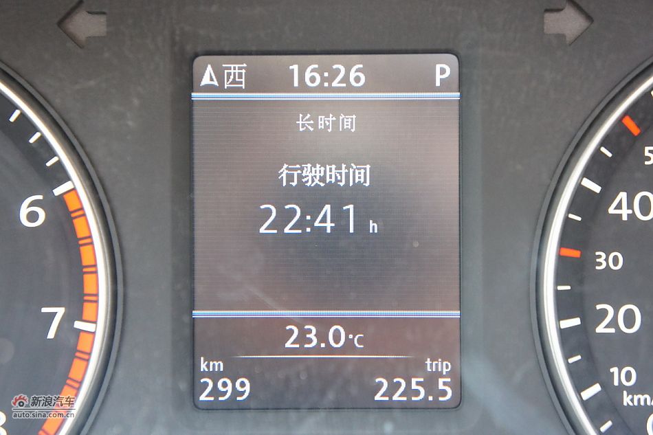 2011款帕萨特内饰