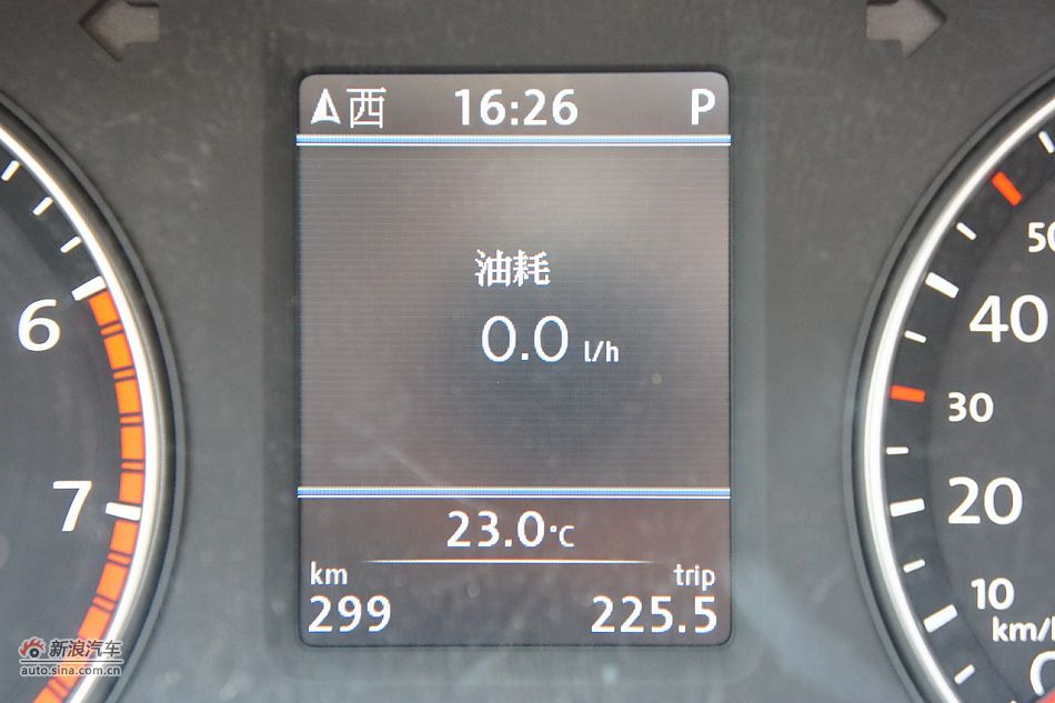 2011款帕萨特内饰