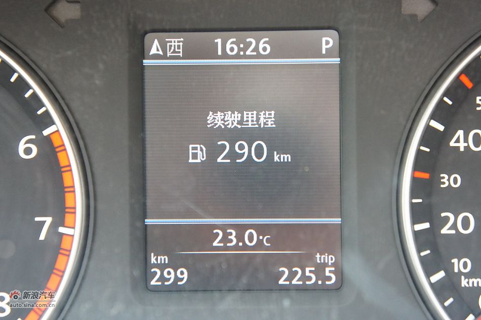 2011款帕萨特内饰