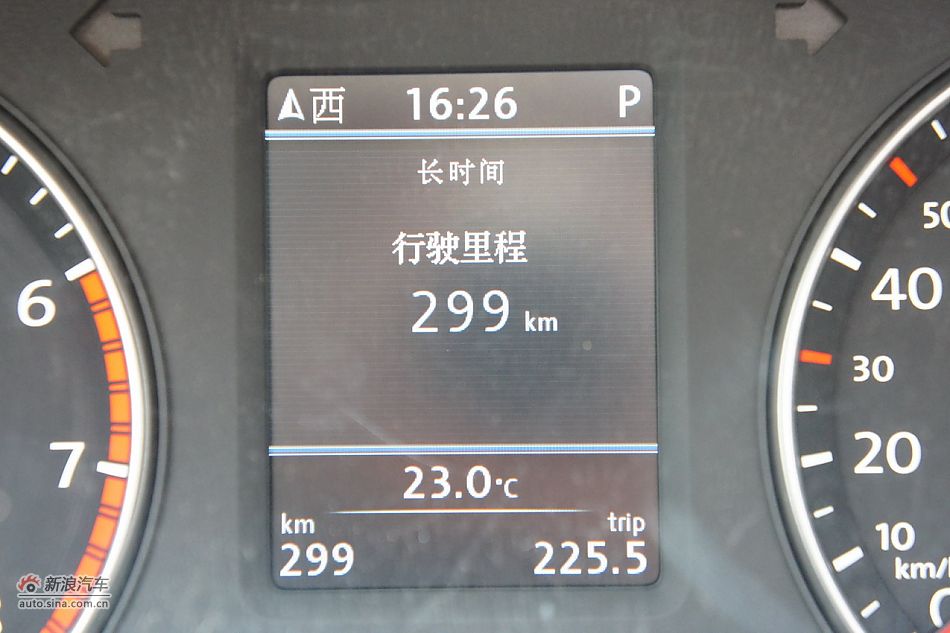 2011款帕萨特内饰