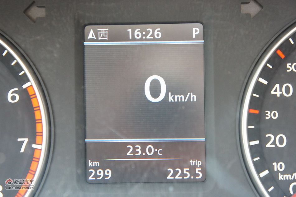 2011款帕萨特内饰