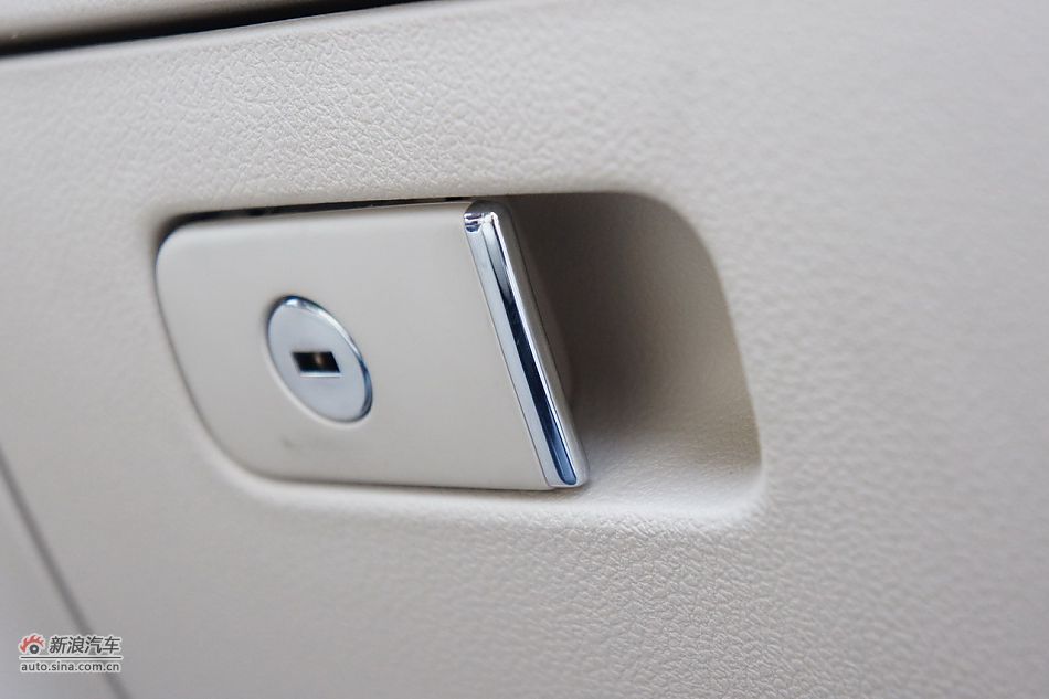 2011款帕萨特内饰