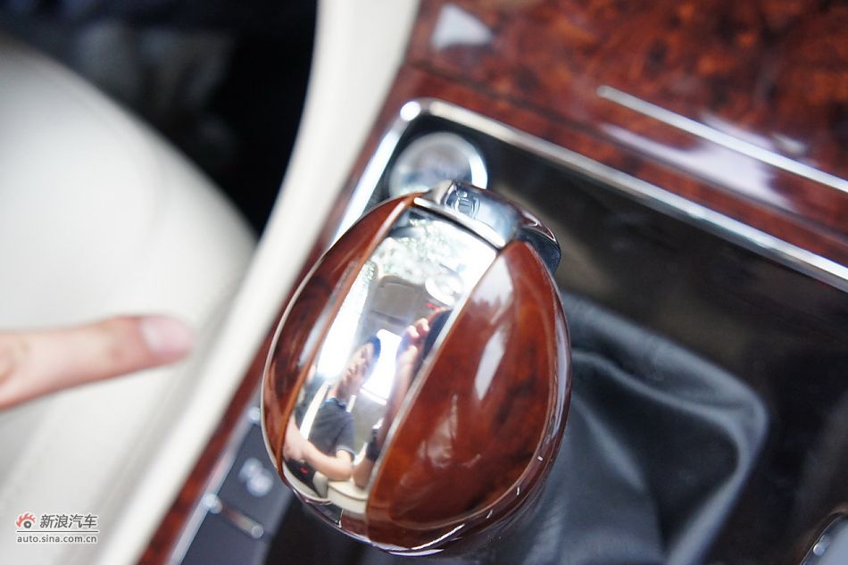 2011款帕萨特内饰