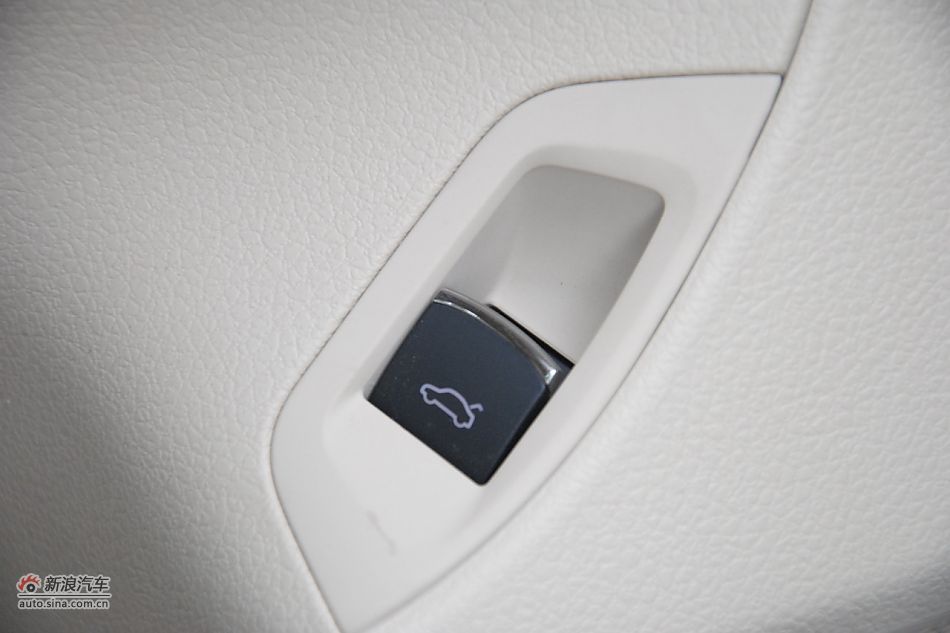 2011款帕萨特内饰