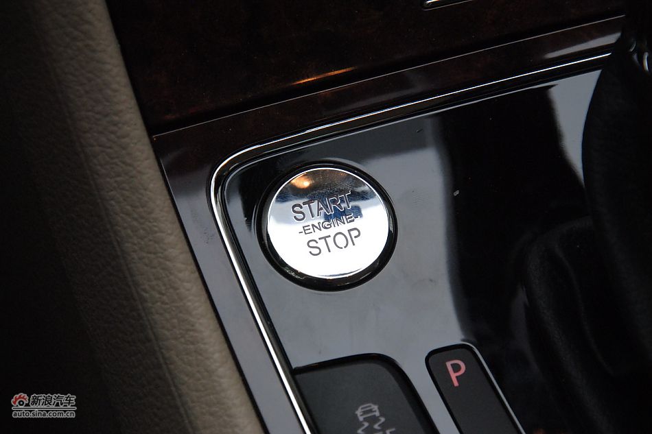 2011款帕萨特内饰