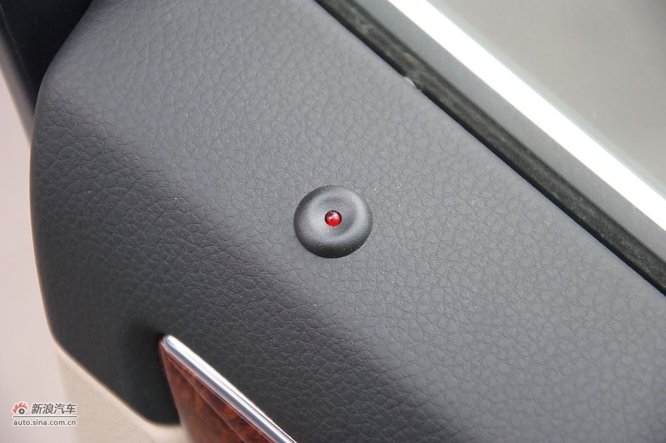 2011款帕萨特内饰