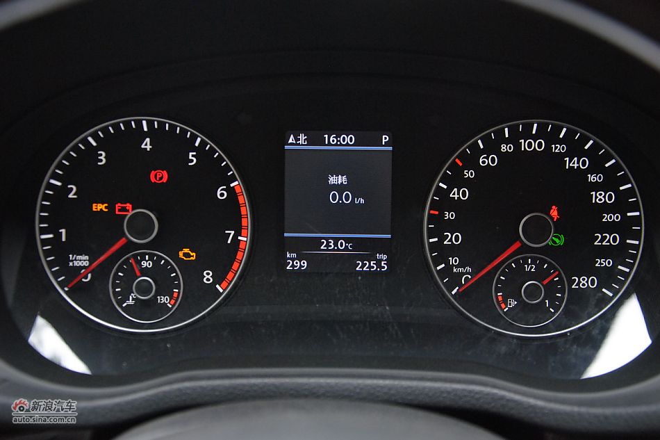 2011款帕萨特内饰