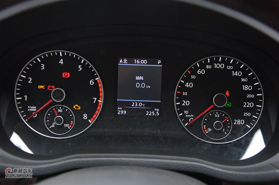 2011款帕萨特内饰