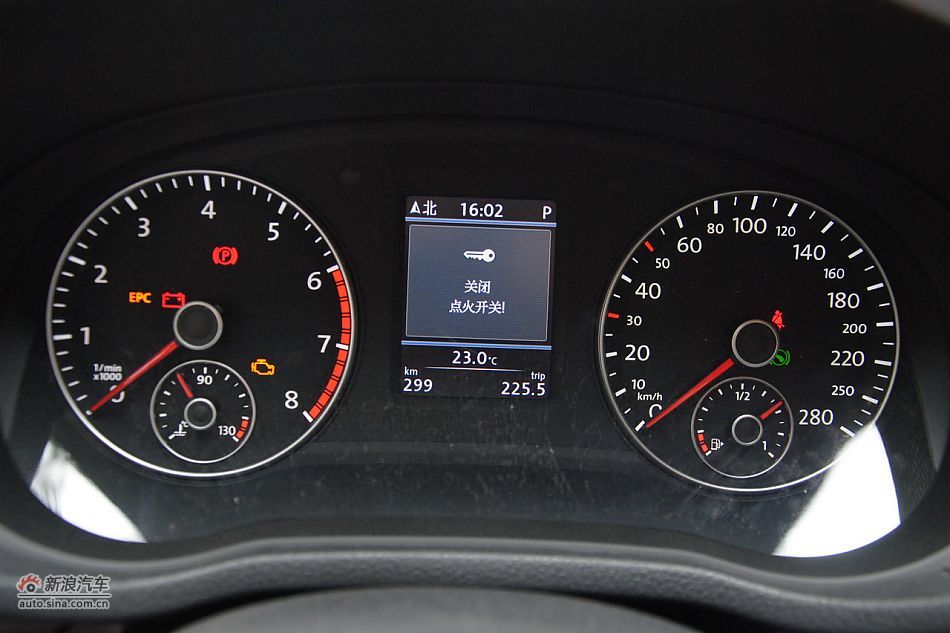 2011款帕萨特内饰