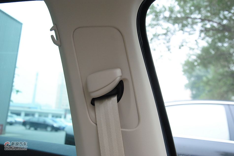 2011款帕萨特内饰