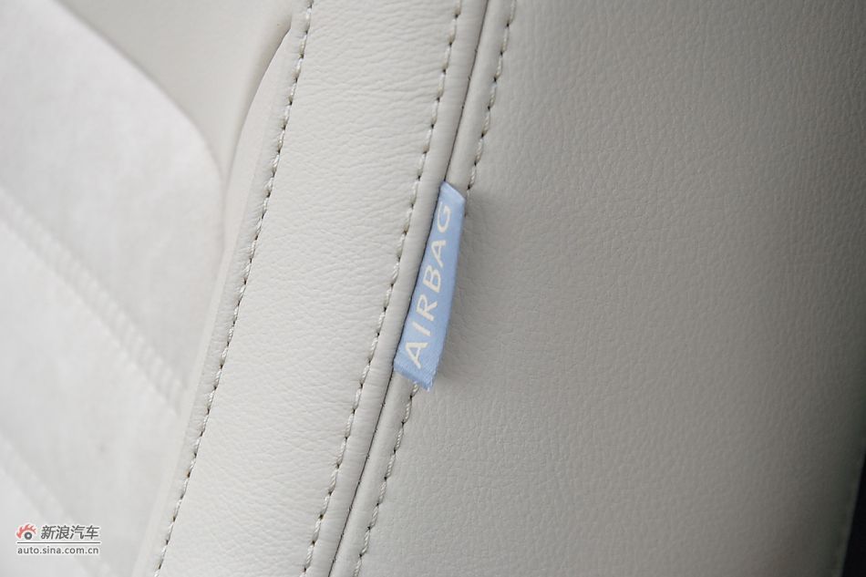 2011款帕萨特内饰