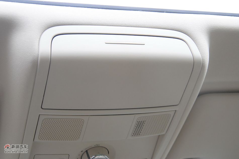 2011款帕萨特内饰