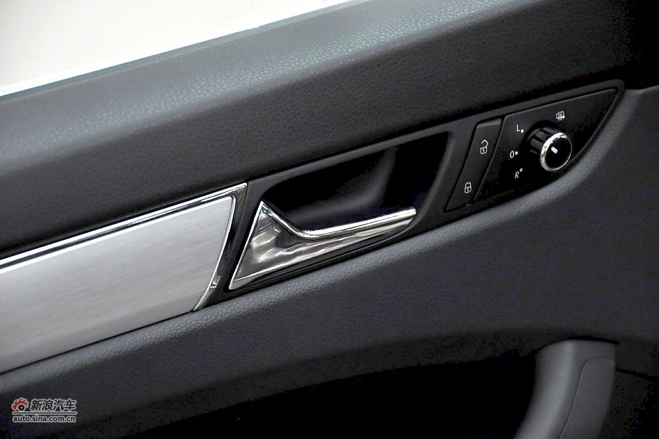 2011款帕萨特内饰