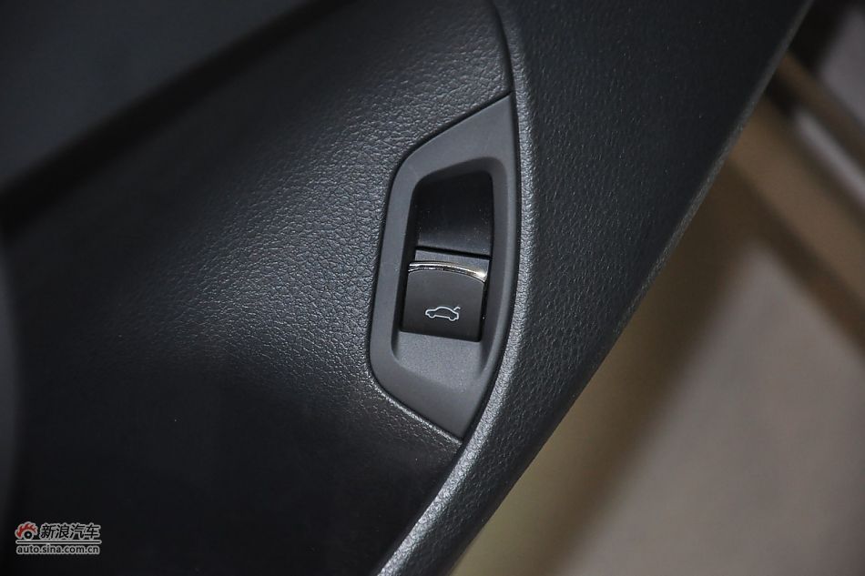 2011款帕萨特内饰