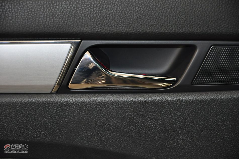 2011款帕萨特内饰