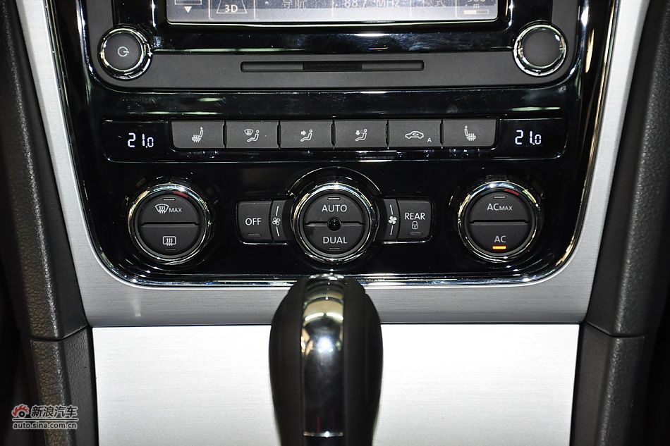 2011款帕萨特内饰