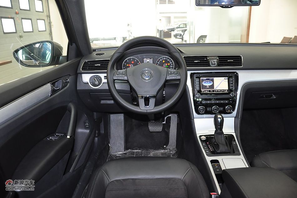 2011款帕萨特内饰