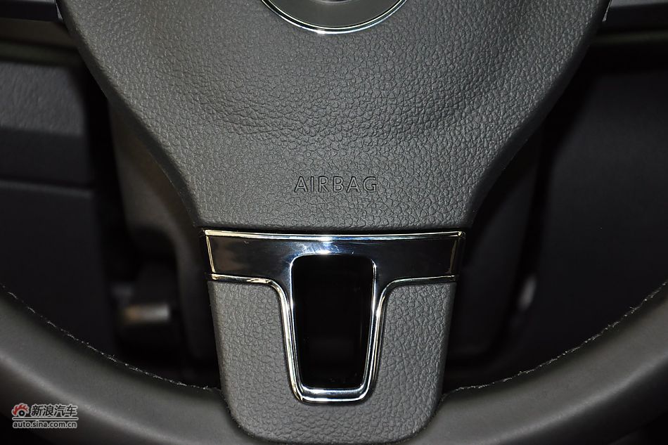 2011款帕萨特内饰