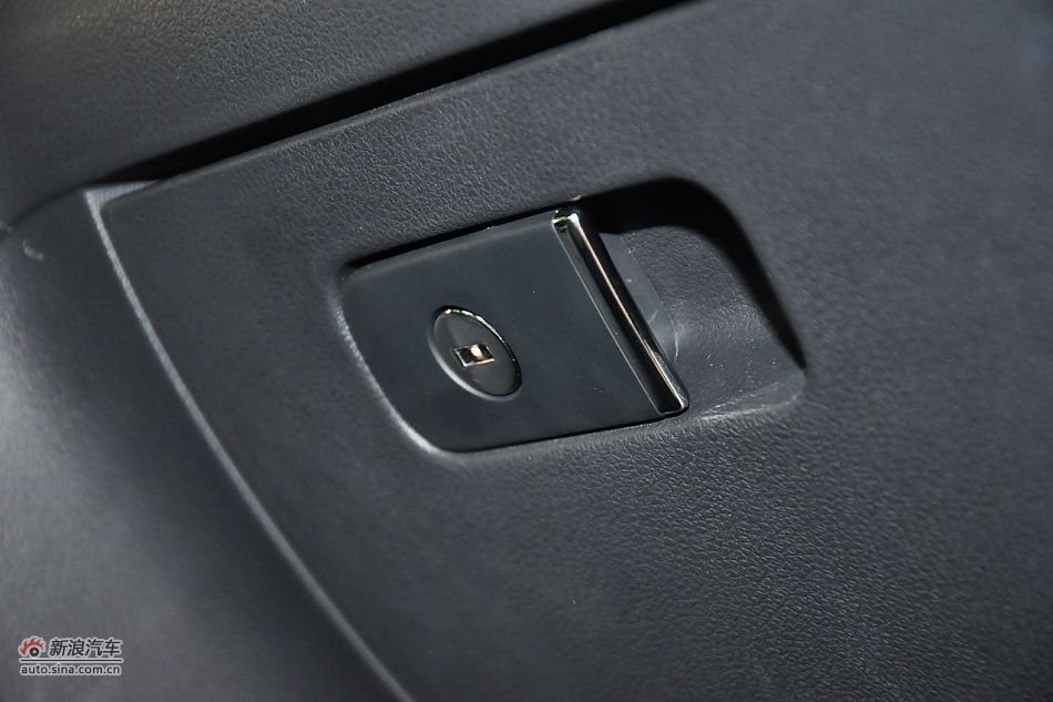 2011款帕萨特内饰