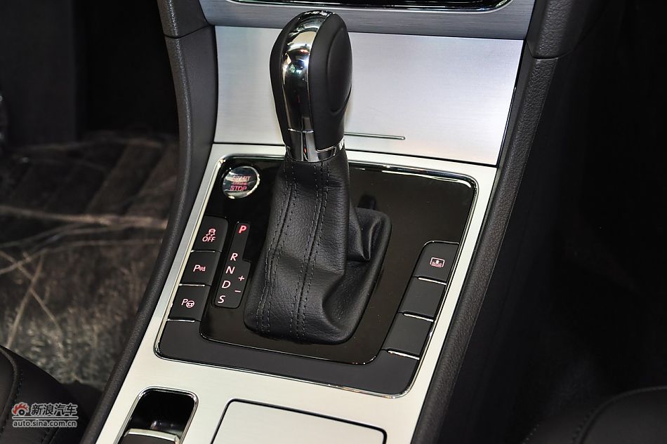 2011款帕萨特内饰