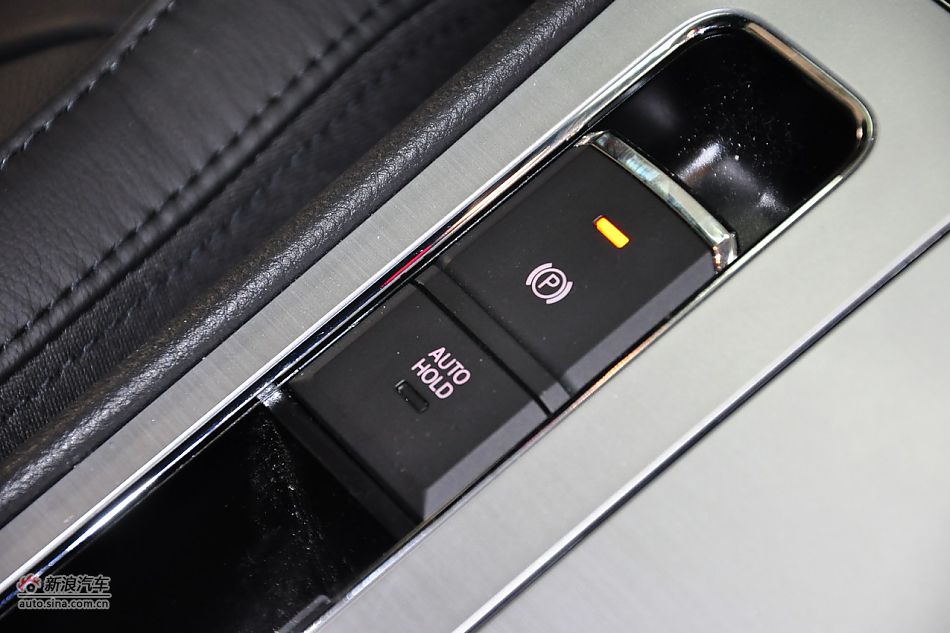 2011款帕萨特内饰