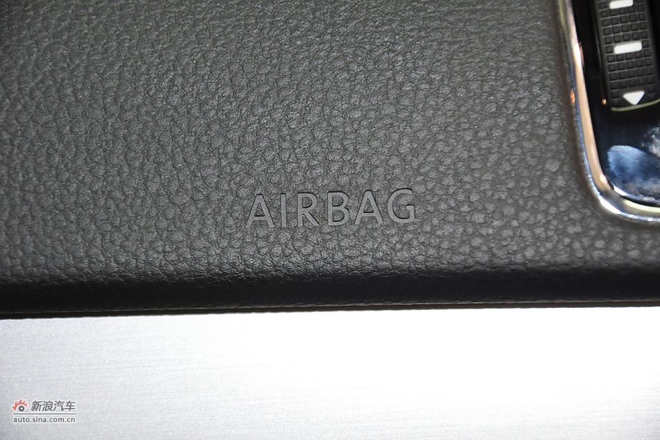 2011款帕萨特内饰