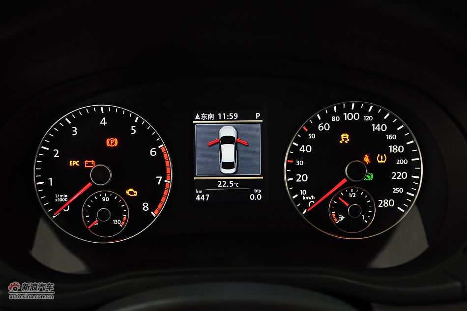 2011款帕萨特内饰