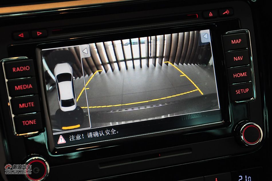 2011款帕萨特内饰